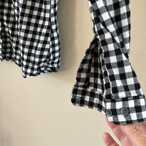 Woolwich Black-and-White Plaid Button-Down Top Size Medium Long Sleeves - Picture 5 of 16
